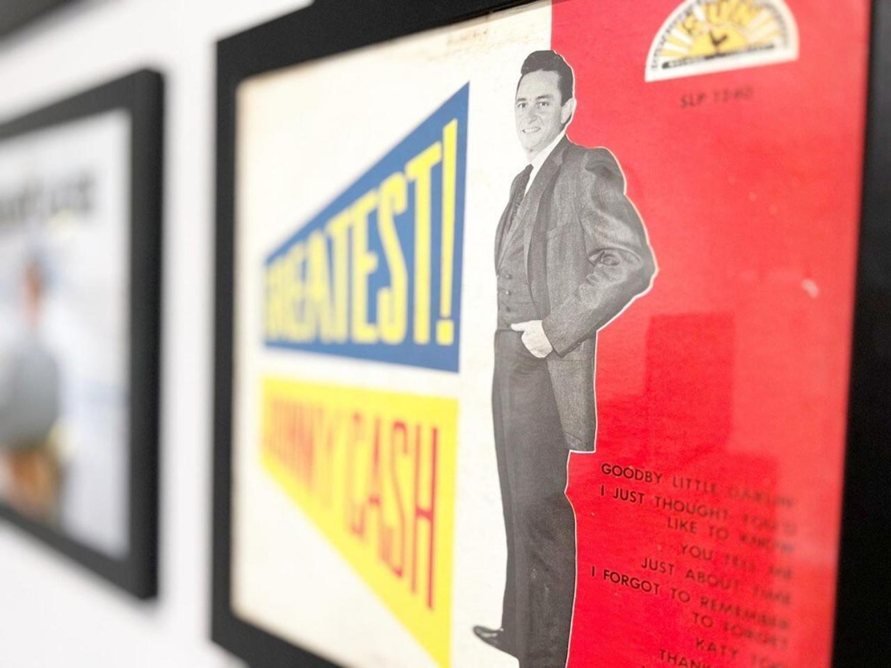 Johnny Cash "Rambler" On Main Apartment Custer Exterior photo